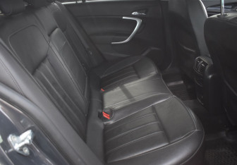Подержанный автомобиль Opel Insignia Sedan 2013 года (11 фото)