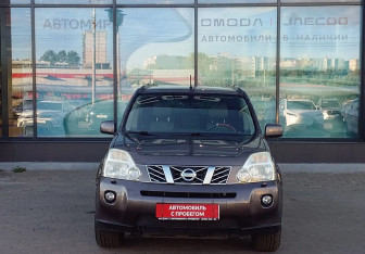 Подержанный автомобиль Nissan X-Trail 2008 года (2 фото)
