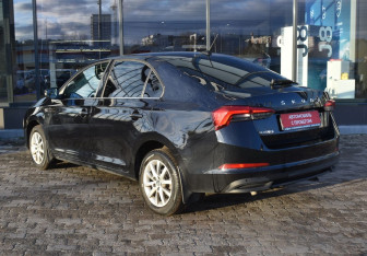 Подержанный автомобиль Skoda Rapid Liftback 2022 года (7 фото)