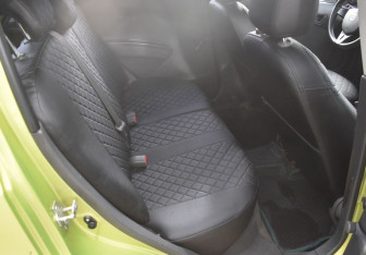 Подержанный автомобиль Chevrolet Spark 2011 года (13 фото)