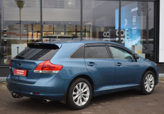 Подержанный автомобиль Toyota Venza 2010 года (5 фото)