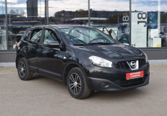 Подержанный автомобиль Nissan Qashqai 2012 года (3 фото)