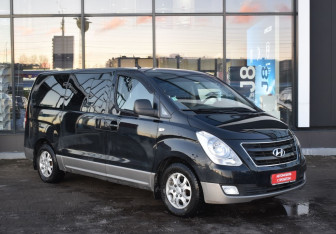 Подержанный автомобиль Hyundai H-1 2015 года (3 фото)
