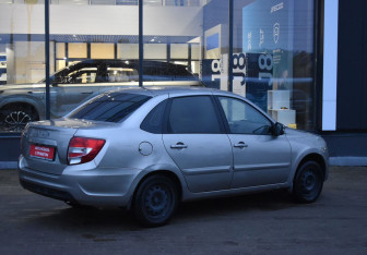 Подержанный автомобиль LADA (ВАЗ) Granta Sedan 2019 года (5 фото)