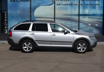 Подержанный автомобиль Skoda Octavia Wagon 2012 года (4 фото)