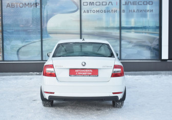 Подержанный автомобиль Skoda Octavia Liftback 2019 года (6 фото)