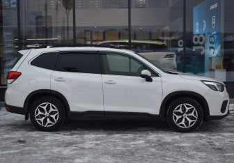Подержанный автомобиль Subaru Forester Suv 2019 года (4 фото)