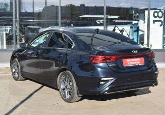 Подержанный автомобиль Kia Cerato Sedan 2019 года (7 фото)