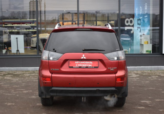 Подержанный автомобиль Mitsubishi Outlander 2008 года (6 фото)