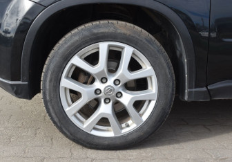 Подержанный автомобиль Nissan X-Trail 2013 года (9 фото)