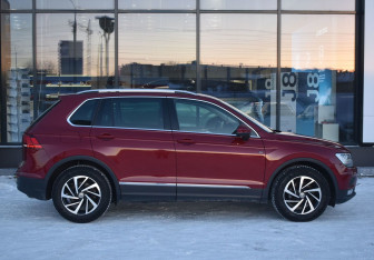 Подержанный автомобиль Volkswagen Tiguan 2018 года (4 фото)