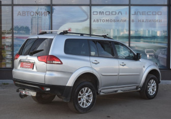 Подержанный автомобиль Mitsubishi Pajero Sport 2013 года (5 фото)