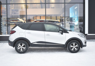 Подержанный автомобиль Renault Kaptur 2021 года (4 фото)