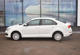 Подержанный автомобиль Skoda Rapid Liftback 2021 года (8 фото)