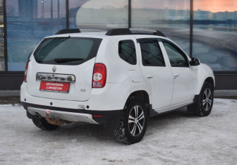 Подержанный автомобиль Renault Duster 2015 года (5 фото)
