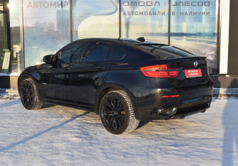 Подержанный автомобиль BMW X6 2013 года (7 фото)