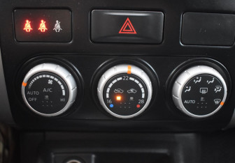 Подержанный автомобиль Nissan X-Trail 2013 года (14 фото)