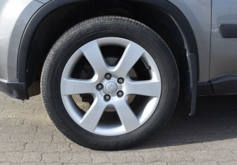 Подержанный автомобиль Nissan X-Trail 2011 года (9 фото)
