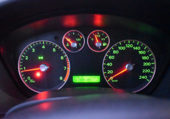 Подержанный автомобиль Ford Focus Sedan 2006 года (13 фото)