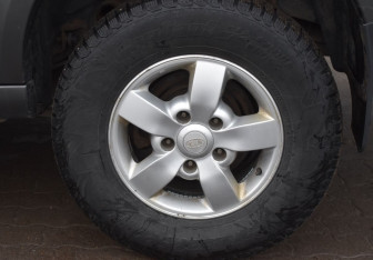 Подержанный автомобиль Kia Sorento 2008 года (9 фото)