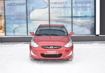 Подержанный автомобиль Hyundai Solaris Sedan 2012 года (2 фото)