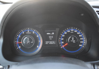Подержанный автомобиль Hyundai i40 Sedan 2013 года (15 фото)