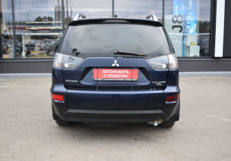 Подержанный автомобиль Mitsubishi Outlander 2010 года (6 фото)