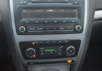 Подержанный автомобиль Skoda Octavia Liftback 2008 года (13 фото)