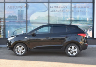 Подержанный автомобиль Hyundai ix35 2013 года (8 фото)