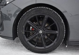 Подержанный автомобиль Changan UNI-V 2024 года (9 фото)