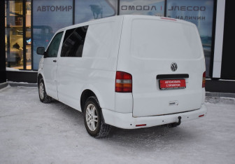 Подержанный автомобиль Volkswagen Transporter Minivan 2007 года (7 фото)