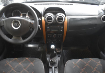 Подержанный автомобиль LADA (ВАЗ) Largus Wagon 2018 года (12 фото)