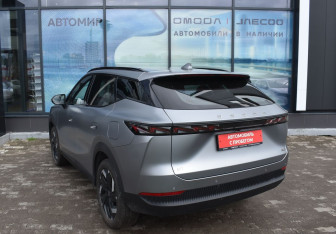 Подержанный автомобиль Omoda C7 2025 года (7 фото)