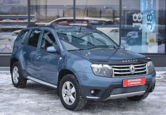 Подержанный автомобиль Renault Duster 2014 года (3 фото)