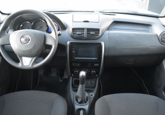 Подержанный автомобиль Nissan Terrano 2018 года (12 фото)