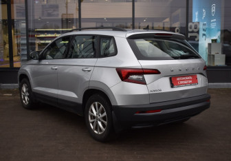 Подержанный автомобиль Skoda Karoq 2020 года (7 фото)