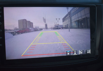 Подержанный автомобиль Renault Sandero 2018 года (13 фото)