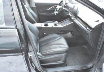 Подержанный автомобиль Omoda C5 2022 года (10 фото)