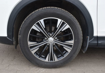 Подержанный автомобиль Mitsubishi Eclipse Cross 2018 года (9 фото)