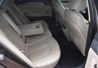 Подержанный автомобиль Hyundai Sonata 2017 года (11 фото)