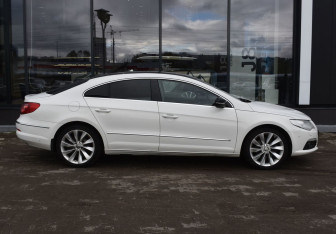 Подержанный автомобиль Volkswagen Passat CC 2011 года (4 фото)
