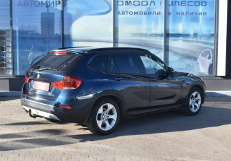 Подержанный автомобиль BMW X1 2012 года (5 фото)