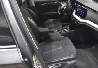 Подержанный автомобиль Skoda Octavia Liftback 2021 года (10 фото)