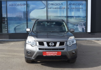 Подержанный автомобиль Nissan X-Trail 2011 года (2 фото)