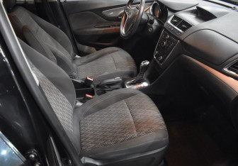 Подержанный автомобиль Opel Mokka 2013 года (10 фото)