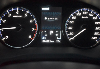 Подержанный автомобиль Mitsubishi Outlander 2019 года (13 фото)