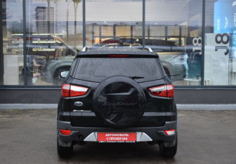 Подержанный автомобиль Ford EcoSport 2014 года (6 фото)