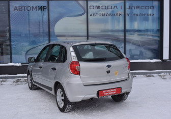 Подержанный автомобиль Datsun mi-DO 2015 года (7 фото)