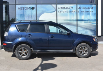 Подержанный автомобиль Mitsubishi Outlander 2011 года (4 фото)