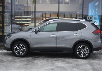 Подержанный автомобиль Nissan X-Trail 2021 года (8 фото)